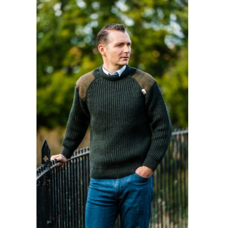 Gamekeeper Moss Green - grovstickad trja i ull med Harris Tweed